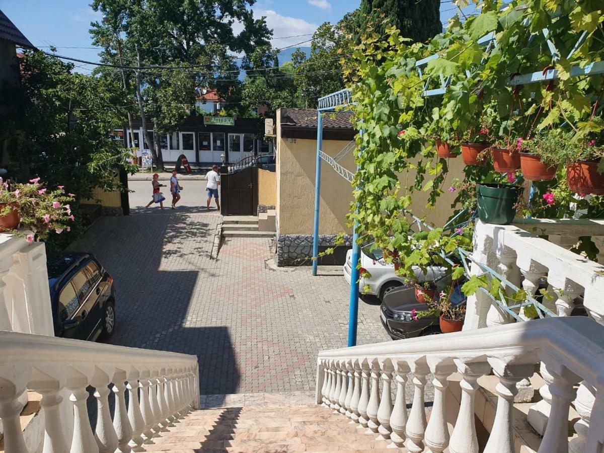 Ахра Hotel Gagra Eksteriør billede